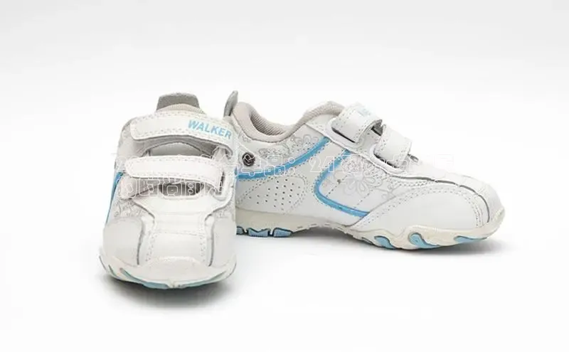 意昂3平台客服京东2024 年必备单品：24 码女士鞋履
的时尚前沿