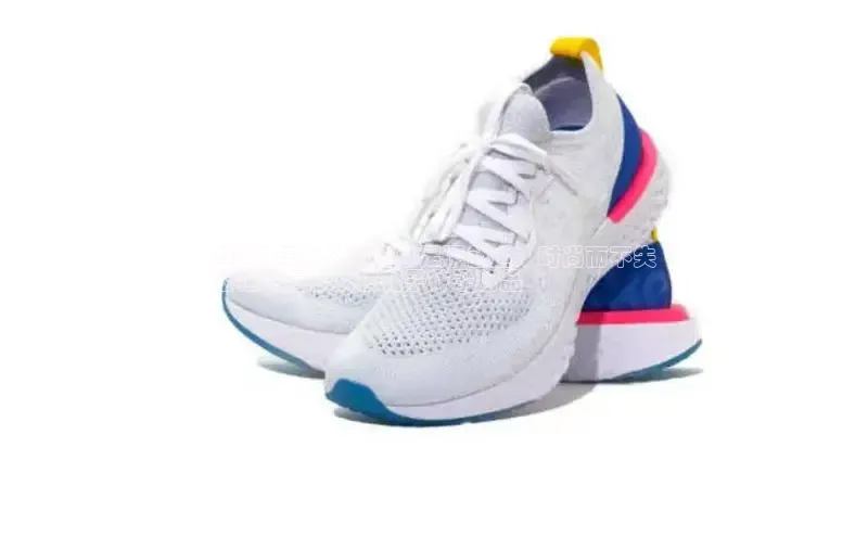 意昂3官网登陆入口美团2024 年小公主畅享足下舒适：时尚而不失
舒适的五岁女孩鞋子袜子新品