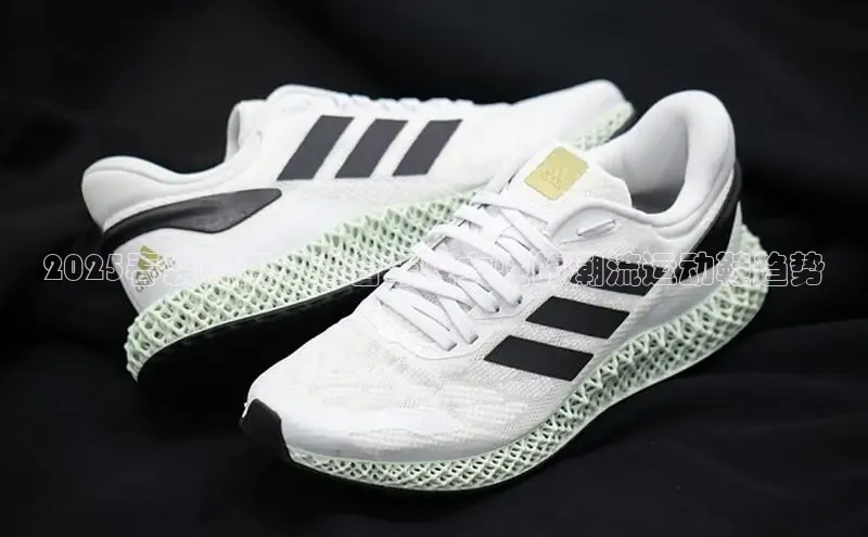 2025春装热潮：适合年轻女性的潮流运动鞋趋势